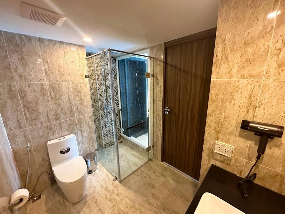 Апартаменты Large Luxury - Centre - Grand Avenue Residences, Pool View - 413